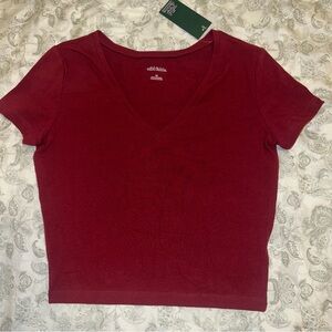 Wild Fable Women's Burgundy Cropped V-Neck Tee Medium